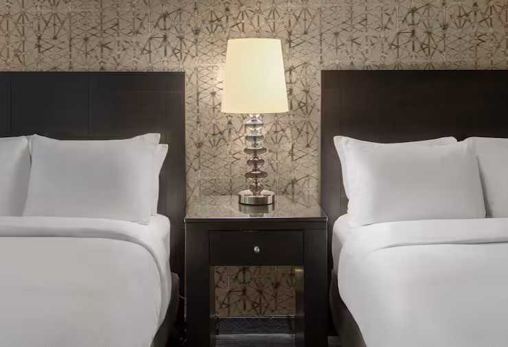 Double Queen DoubleTree Chicago